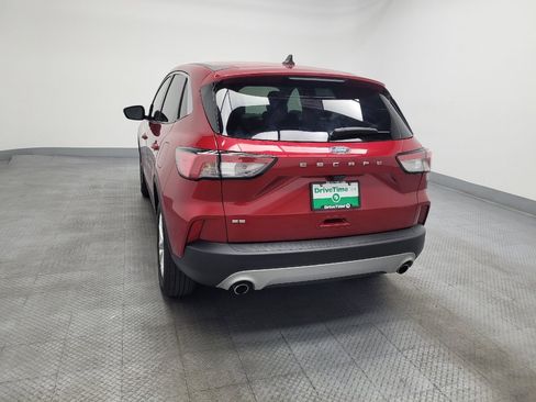 Used 2022 Ford Escape SE image 6