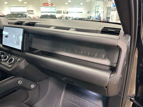 Used 2025 Land Rover Defender 110 X image 47