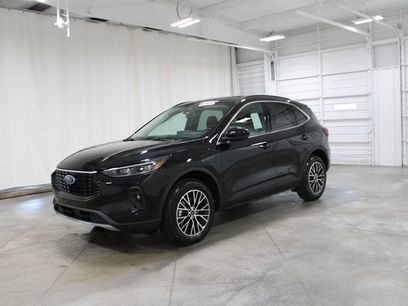 New 2025 Ford Escape SE w/ PHEV Premium Package