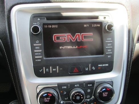 Used 2016 GMC Acadia SLT FWD image 16