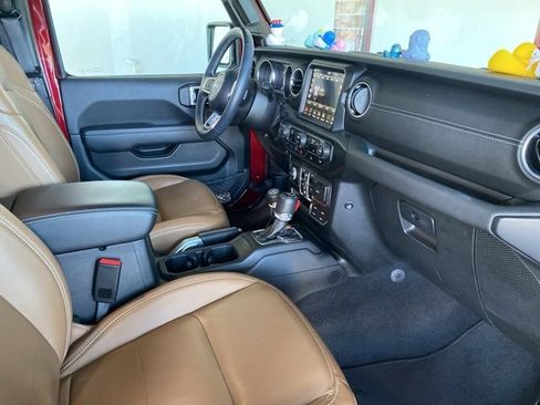 Used 2022 Jeep Wrangler Unlimited Sahara image 6