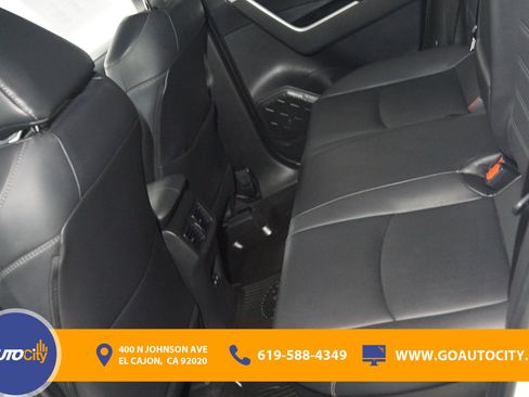 Used 2022 Toyota RAV4 XLE Premium image 16