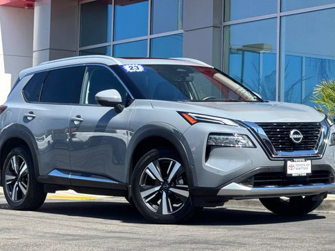 Used 2023 Nissan Rogue Platinum w/ Platinum Premium Package FWD image 2