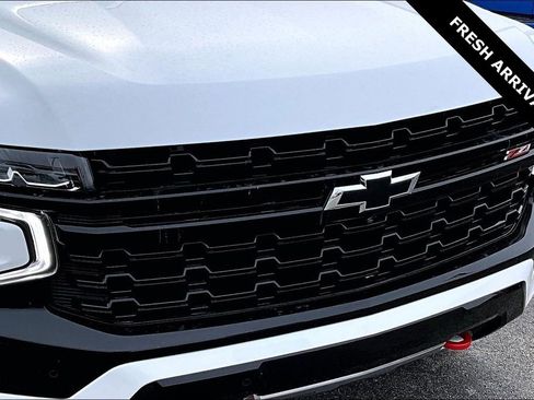 Used 2024 Chevrolet Suburban Z71 w/ Off-Road Capability Package image 31