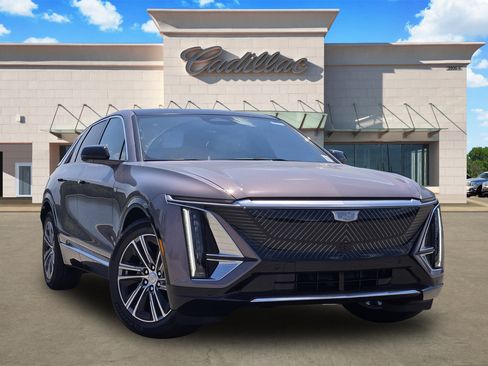 New 2025 Cadillac Lyriq Luxury image 1