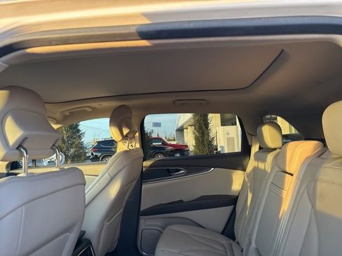 Used 2017 Lincoln MKX Reserve w/ Driver Assistance Package image 21
