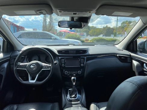 Used 2017 Nissan Rogue Sport SL w/ SL Premium Package image 27