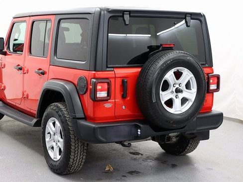 Used 2018 Jeep Wrangler Unlimited Sport S image 7