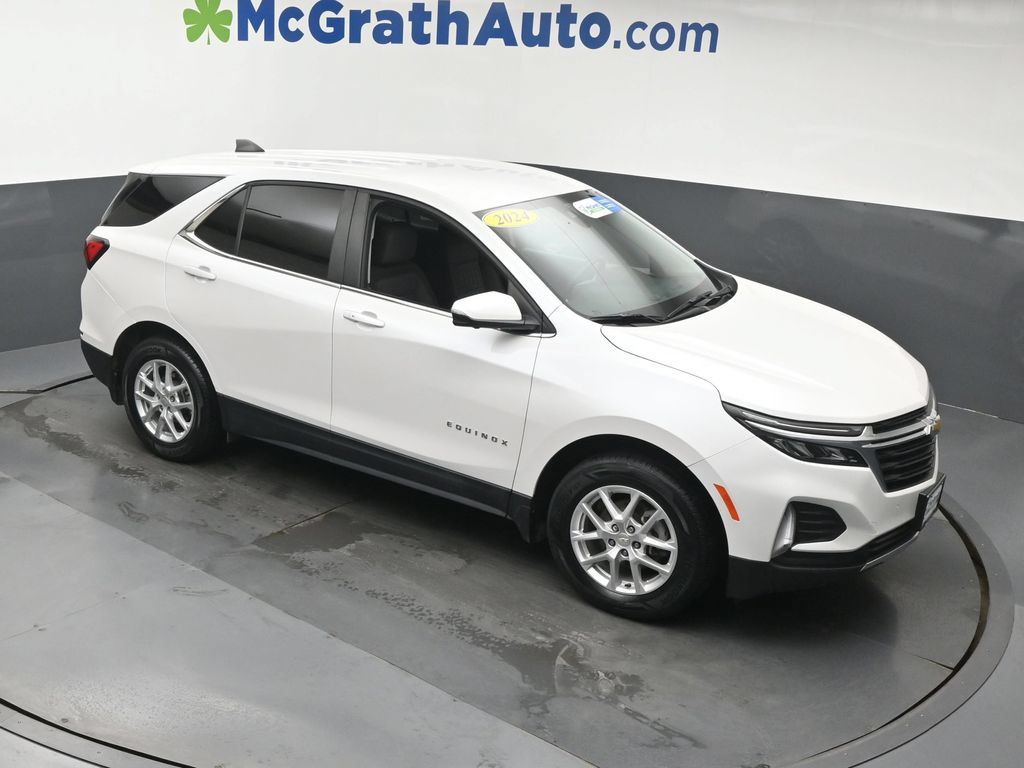 Used 2024 Chevrolet Equinox LT AWD/4WD image 3