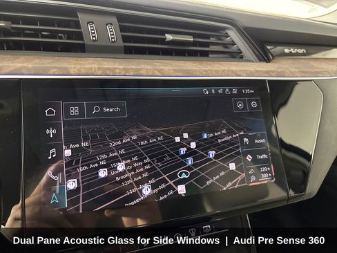 Used 2019 Audi e-tron Prestige w/ Prestige Package image 22