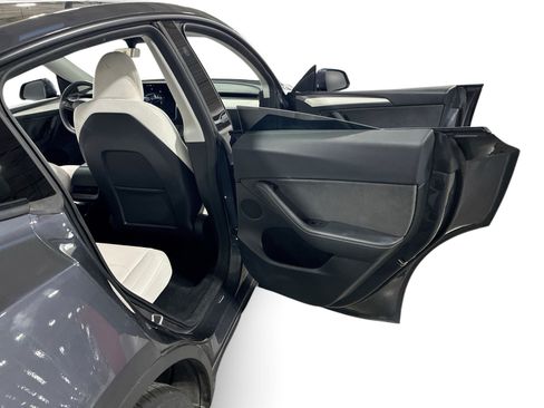 Certified 2023 Tesla Model Y Long Range AWD/4WD image 12
