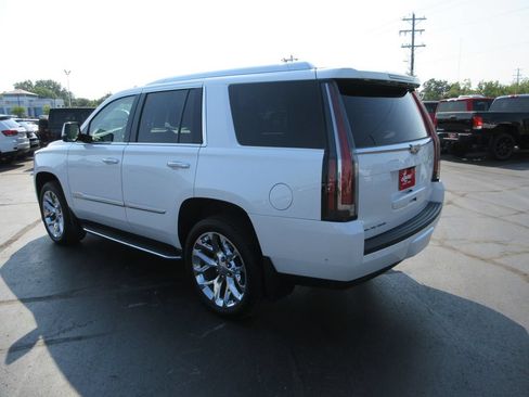 Used 2020 Cadillac Escalade Premium Luxury AWD/4WD image 9