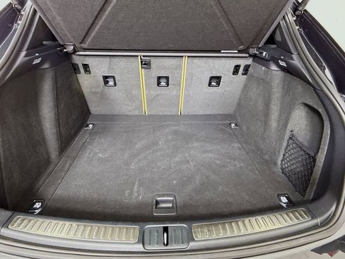 Certified 2025 Porsche Macan image 30