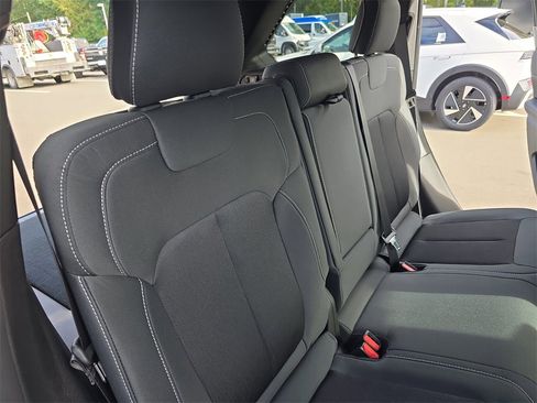 New 2025 Jeep Grand Cherokee Laredo X image 11