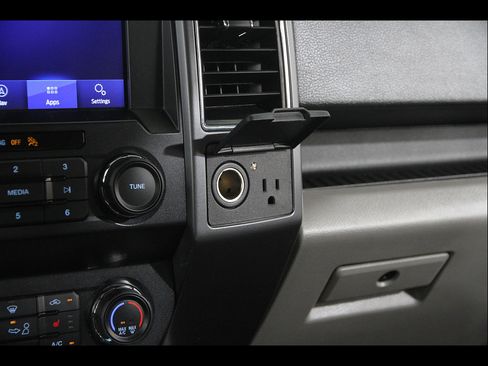 Used 2019 Ford F150 XLT w/ Equipment Group 302A Luxury AWD/4WD image 17