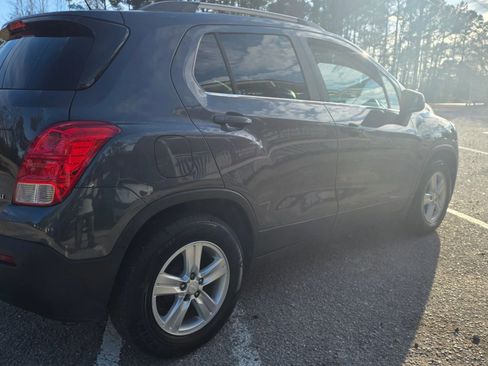 Used 2016 Chevrolet Trax LT w/ LT Convenience Package image 7