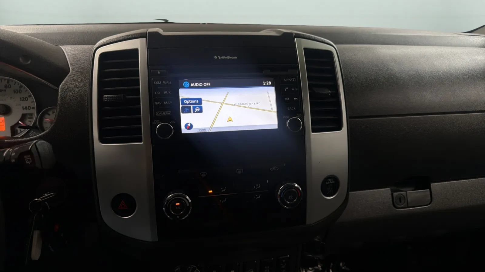 Used 2015 Nissan Xterra PRO-4X w/ Nevada Tow Package AWD/4WD image 13