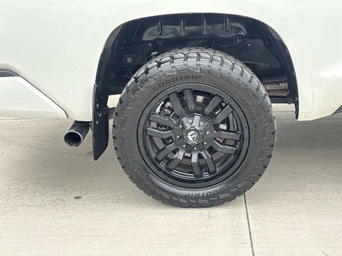 Used 2017 Toyota Tundra Limited w/ Limited Premium Package RWD image 10