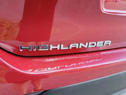 Used 2023 Toyota Highlander L image 36