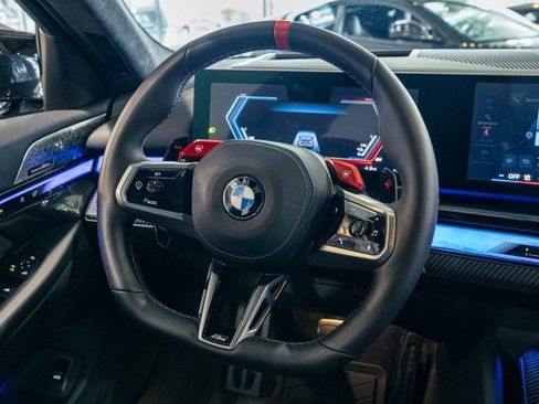 Used 2025 BMW M5 w/ Carbon Package image 20