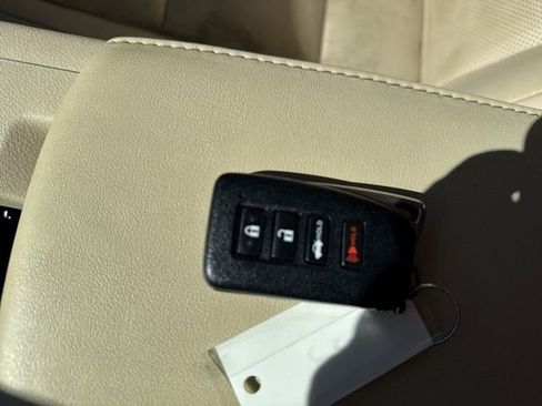 Used 2014 Lexus ES 350 w/ Luxury Package image 42