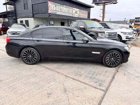 Used 2009 BMW 750i image 1
