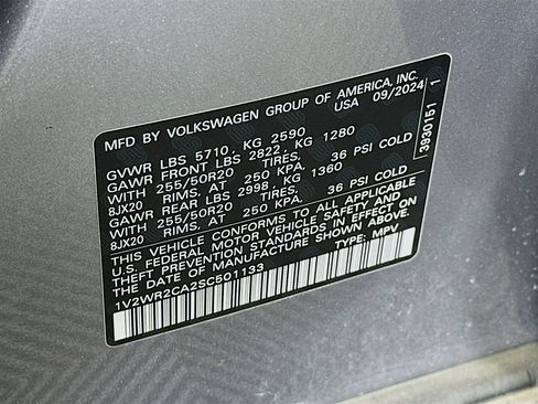 Used 2025 Volkswagen Atlas SE image 12