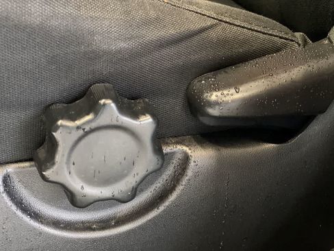 Used 2019 Toyota Tacoma SR5 AWD/4WD image 15