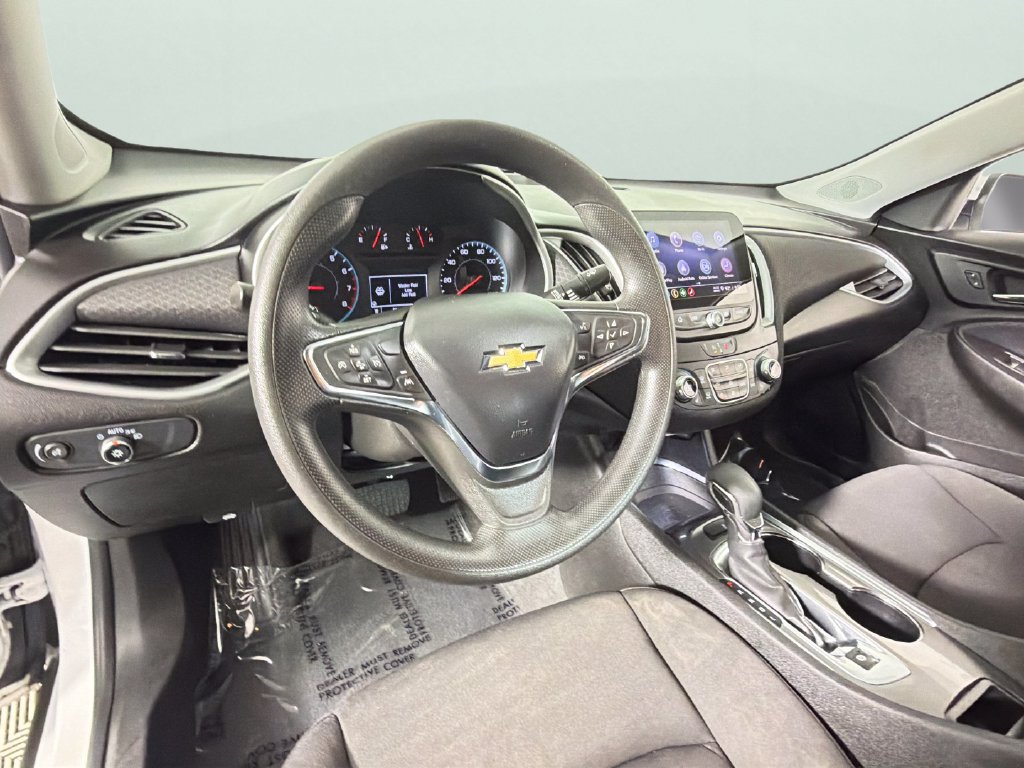 Used 2023 Chevrolet Malibu LT FWD image 19