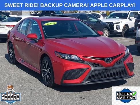 Used 2023 Toyota Camry SE image 2