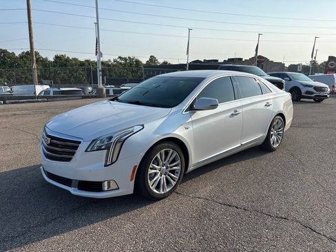 Used 2018 Cadillac XTS Luxury FWD image 3