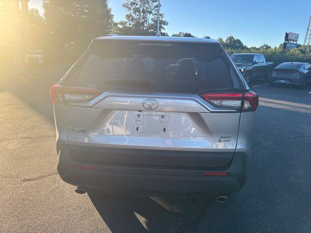 Used 2025 Toyota RAV4 XLE AWD/4WD image 5
