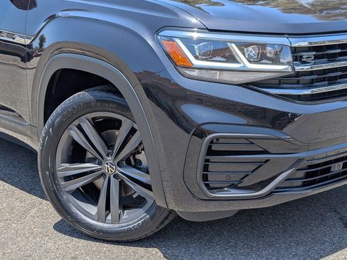 Used 2022 Volkswagen Atlas Cross Sport SEL R-Line AWD/4WD image 10