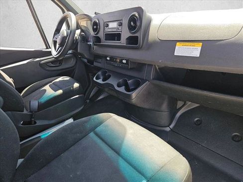 Used 2023 Mercedes-Benz Sprinter 2500 image 22