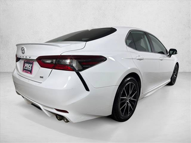 Used 2023 Toyota Camry SE FWD image 3