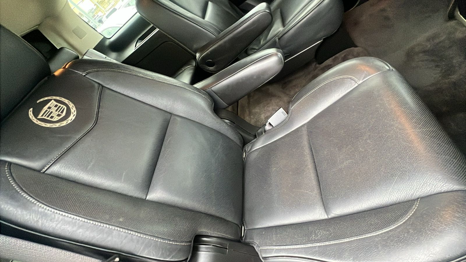Used 2012 Cadillac Escalade Platinum AWD/4WD image 19