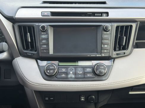 Used 2017 Toyota RAV4 XLE FWD image 24