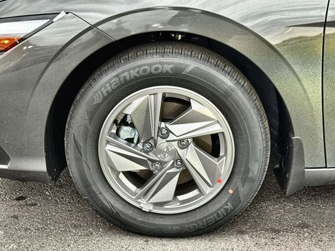 New 2026 Hyundai Elantra SE image 12