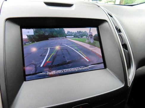 Used 2019 Ford Edge SEL image 27
