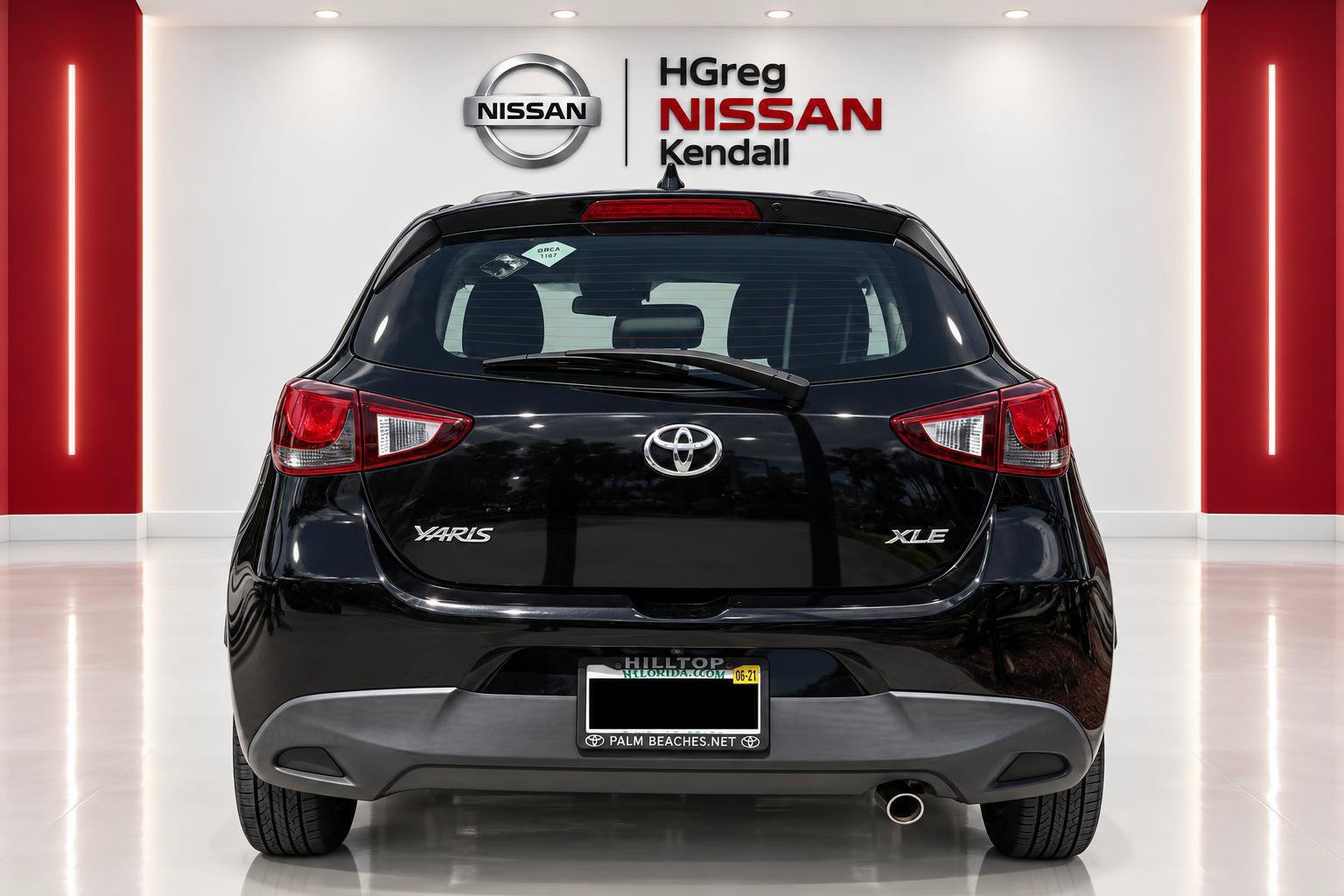 Used 2020 Toyota Yaris XLE FWD image 6