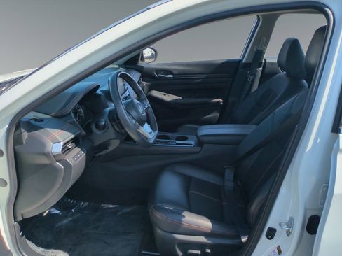 Used 2022 Nissan Altima 2.5 SR image 9