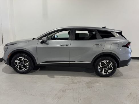 Used 2024 Kia Sportage LX AWD/4WD image 14