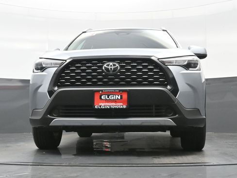 Used 2024 Toyota Corolla Cross LE image 27