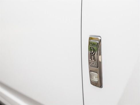 Used 2012 Rolls-Royce Ghost RWD image 23