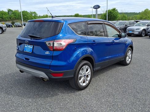 Used 2017 Ford Escape SE w/ SE Cold Weather Package AWD/4WD image 6