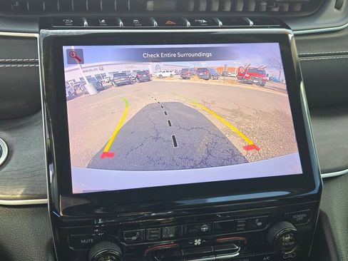 Certified 2022 Jeep Grand Cherokee L Limited AWD/4WD image 26