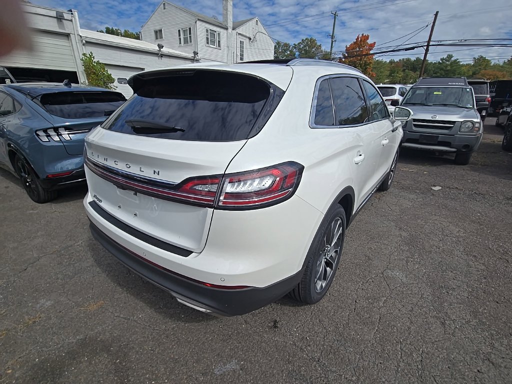 Used 2021 Lincoln Nautilus Reserve AWD/4WD image 6