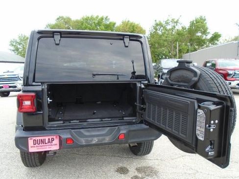 Used 2025 Jeep Wrangler Unlimited Sahara AWD/4WD image 27