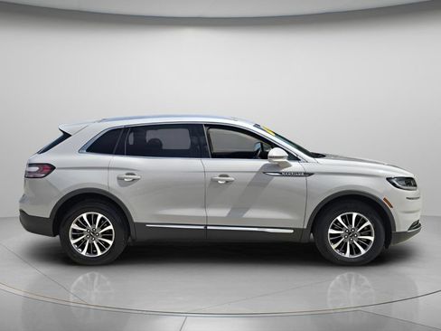 Used 2023 Lincoln Nautilus AWD w/ Premium Package image 7