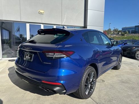 Certified 2022 Maserati Levante Modena image 8